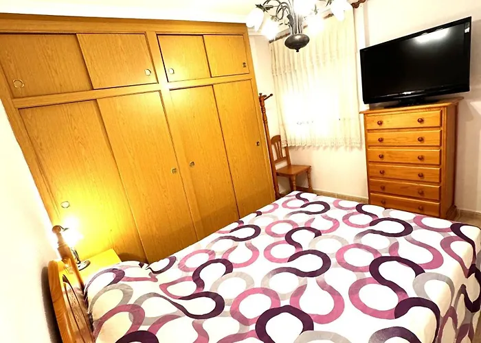 Cezy Con Garaje Appartement